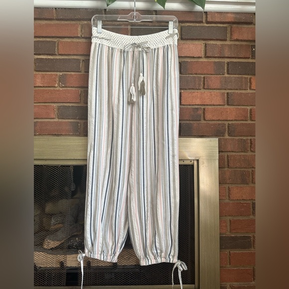 🛍️ Surf Gypsy multi color pants with elastic waist comfortable and lightweight. - Picture 6 of 7